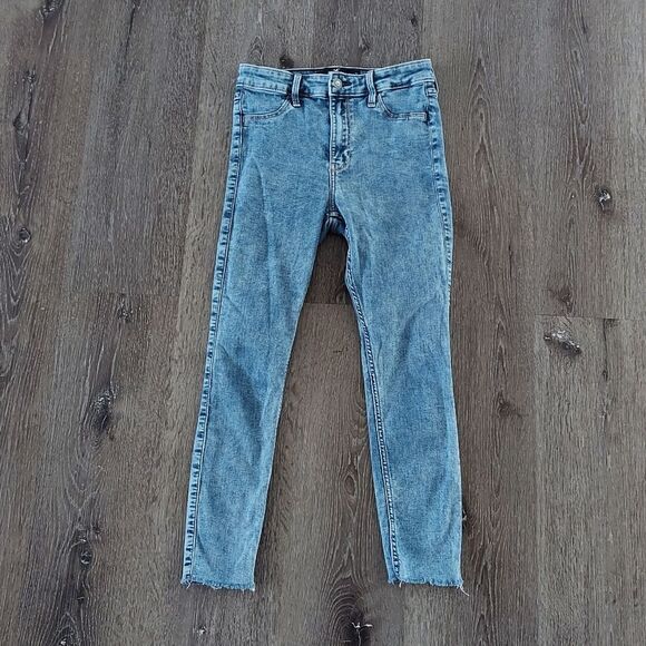 Hollister Denim - Hollister High-Rise Crop Jean Legging Size 3S
